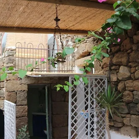 Dammuso Nonna Franca A Cinque Minuti Dall Arco Dell Elefante بيت للعطل Kamma